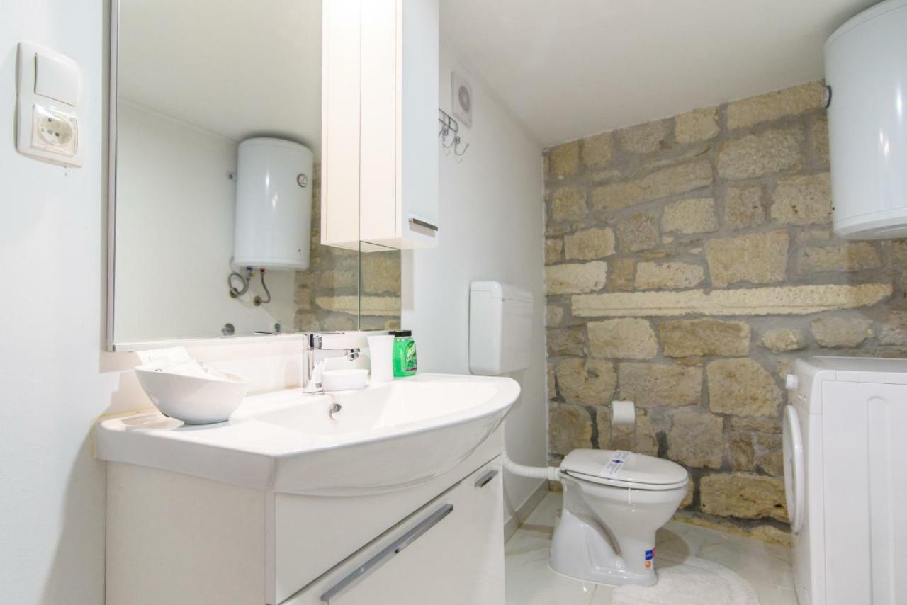 Studio Apartman Rea โตรกีร์ ภายนอก รูปภาพ