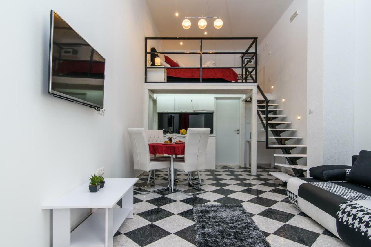 Studio Apartman Rea โตรกีร์ ภายนอก รูปภาพ