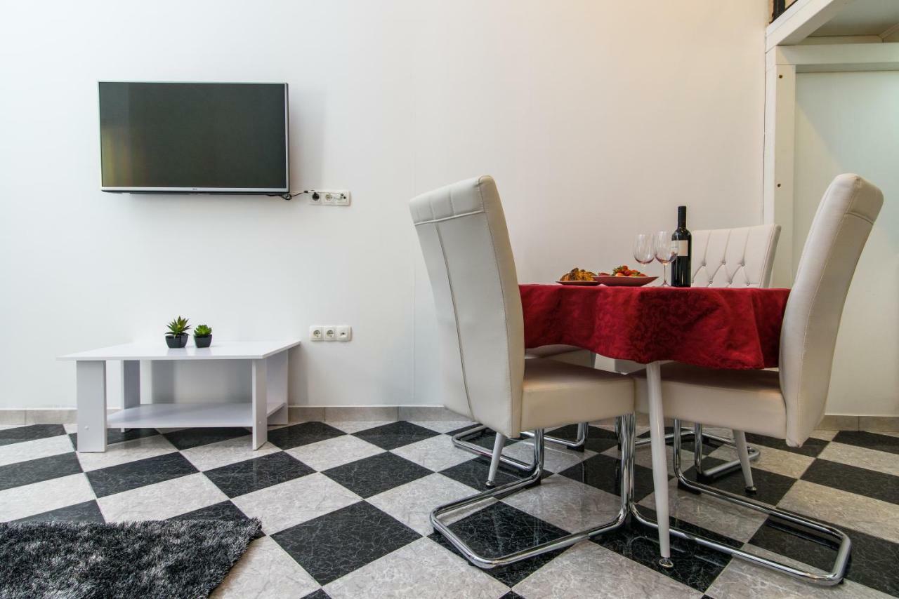 Studio Apartman Rea โตรกีร์ ภายนอก รูปภาพ