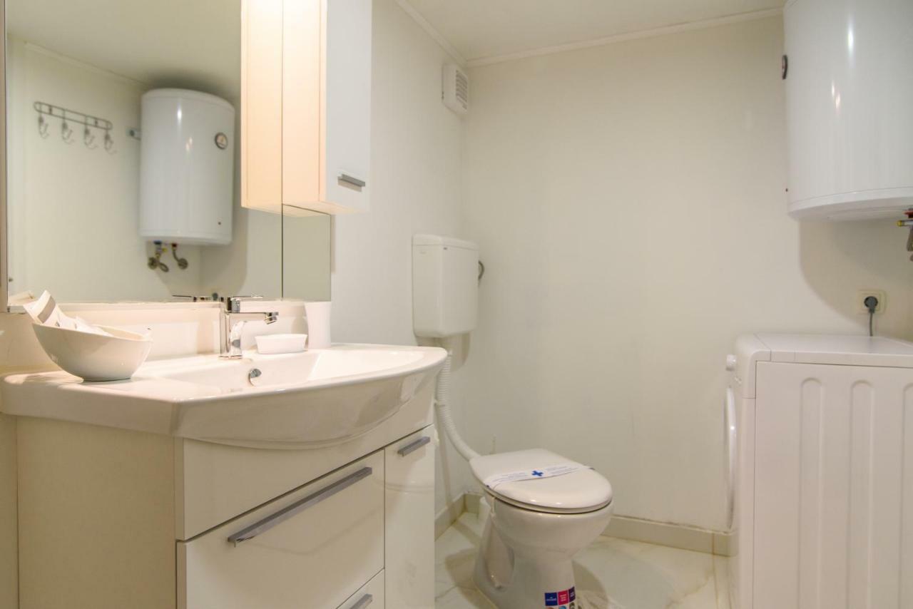 Studio Apartman Rea โตรกีร์ ภายนอก รูปภาพ